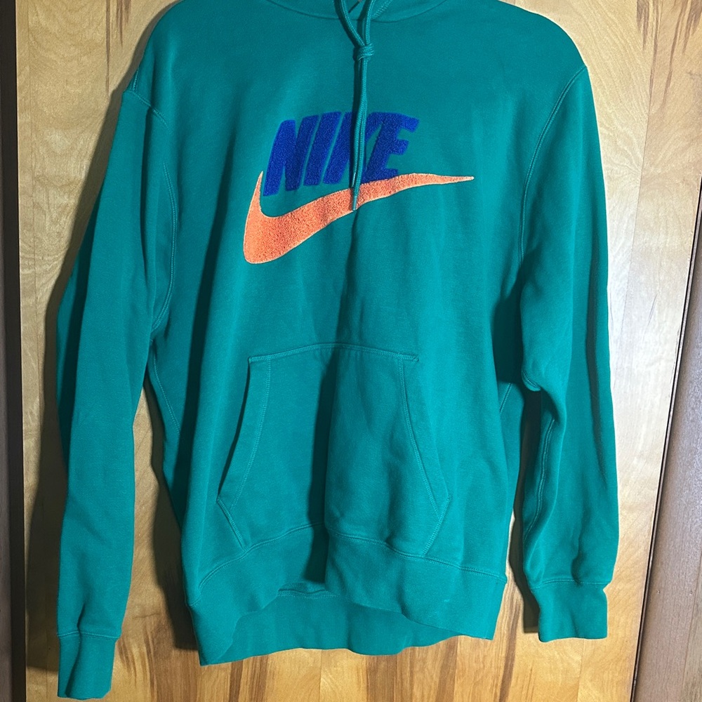Nike Club Fleece. Large. Green, orange, blue. Near Mint. Free Shipping!!!